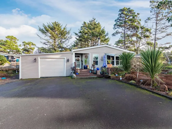 3810 Evergreen Ave, Depoe Bay, OR 97341