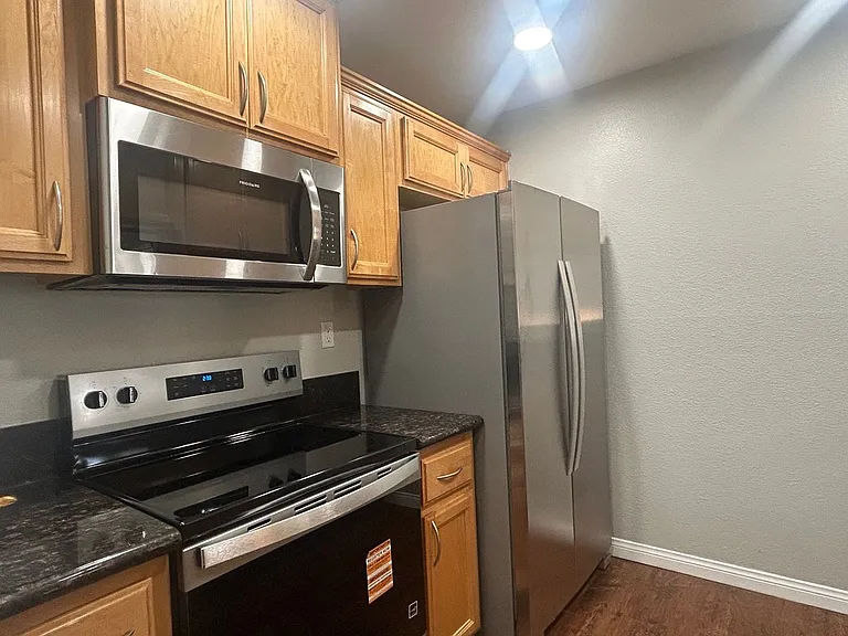 Twin Pines Apartments — Photo 37