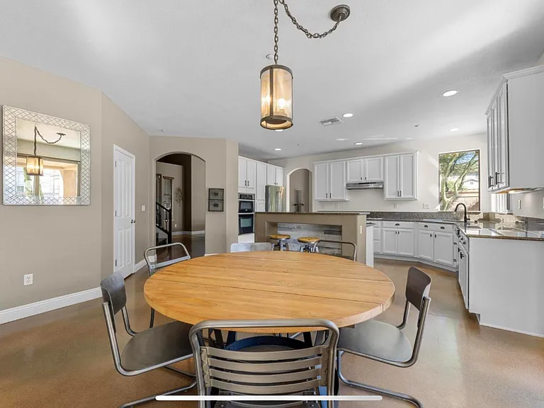701 Rolling Green Dr — Photo 43
