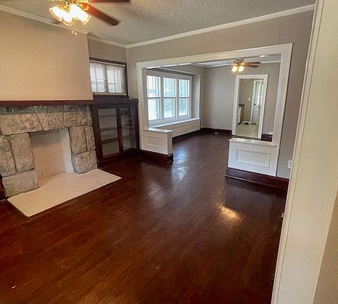 4th image of 4214 Adams St