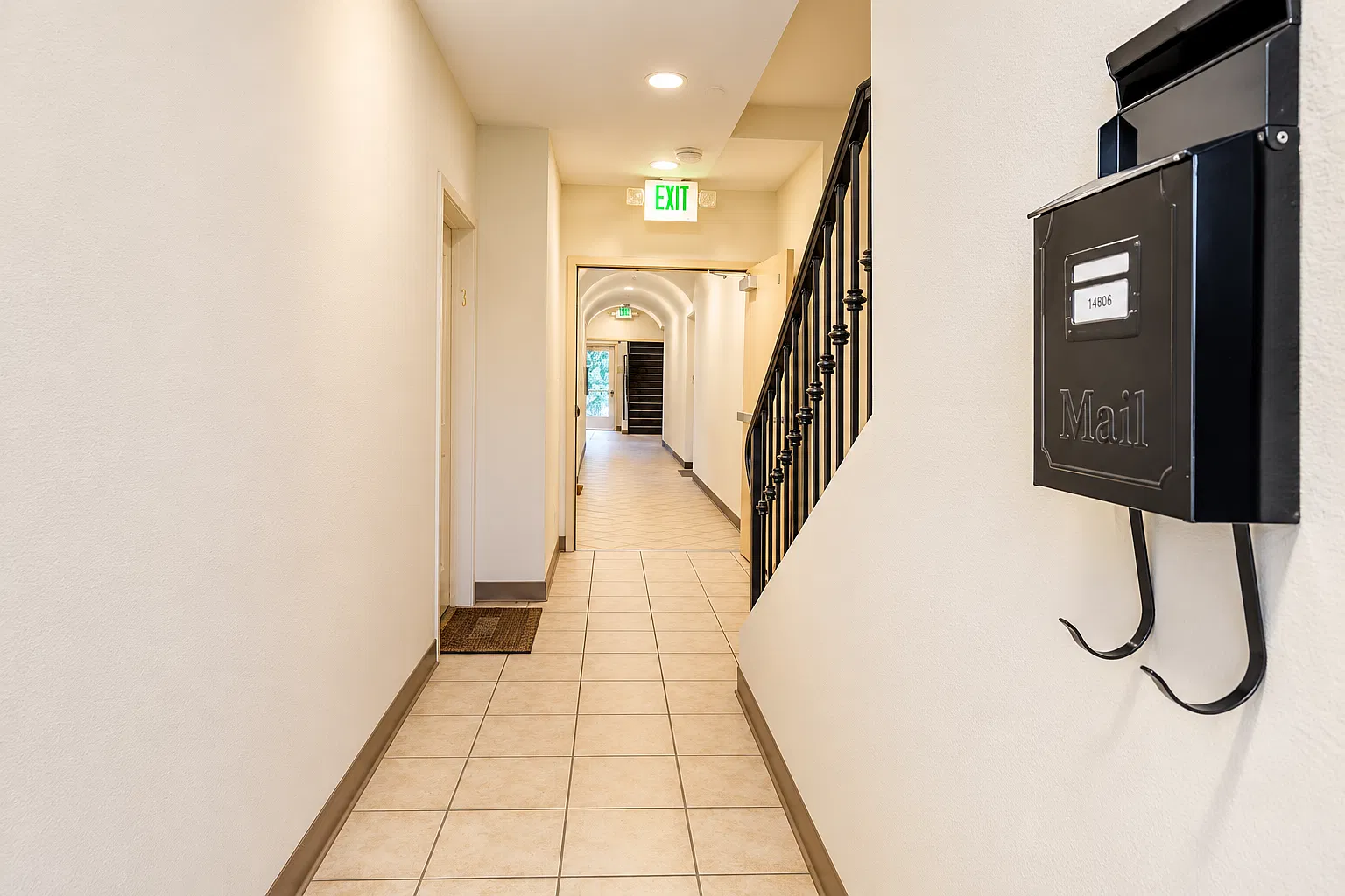 14806 Burbank Blvd — Photo 4