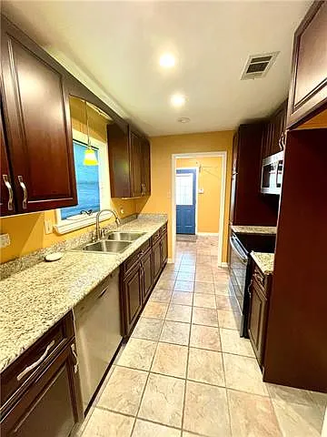 7597 Vincent Rd — Photo 9