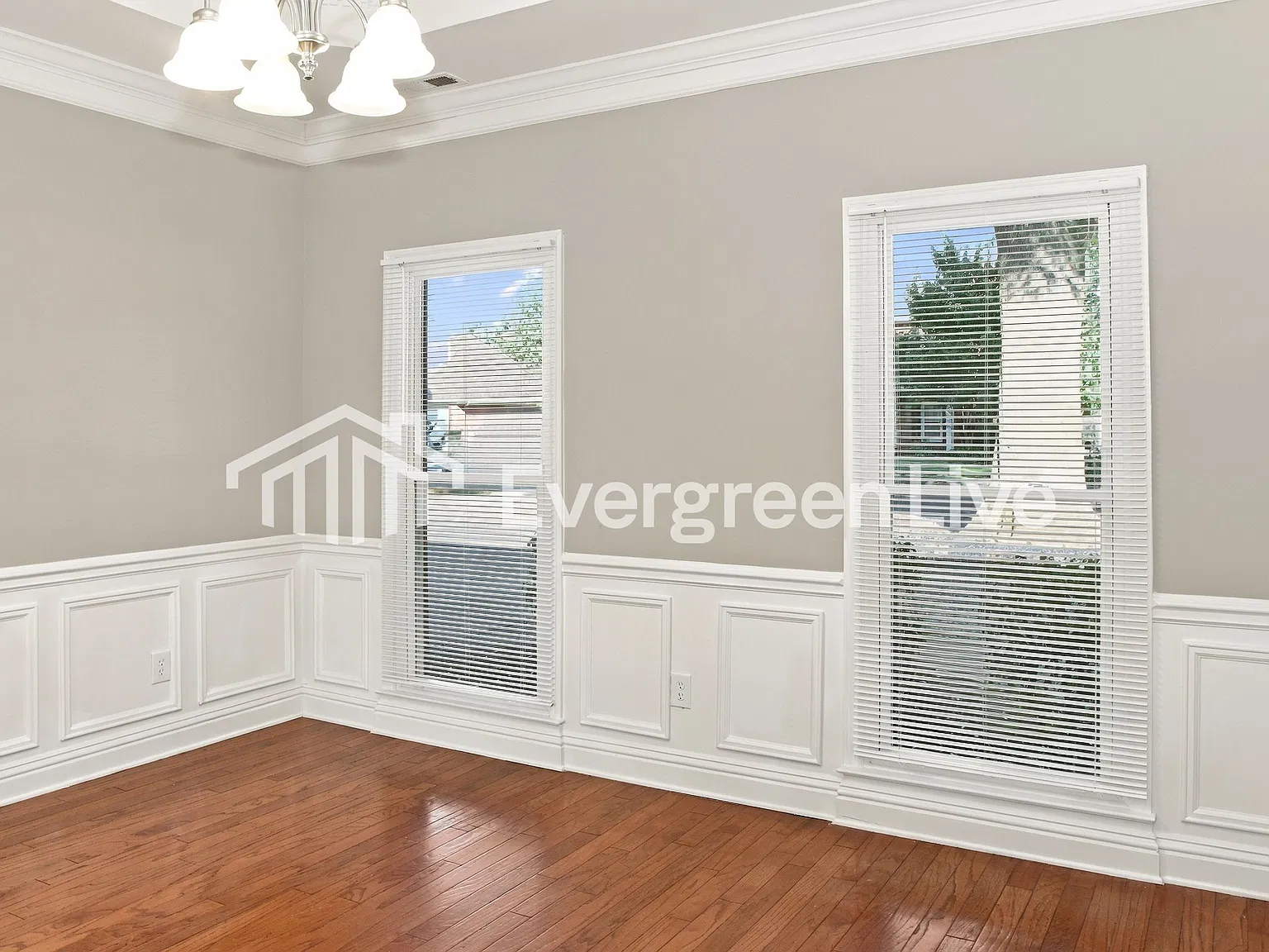 4 bed, 2.0 bath, 2070 sqft, $1,895 — Photo 3