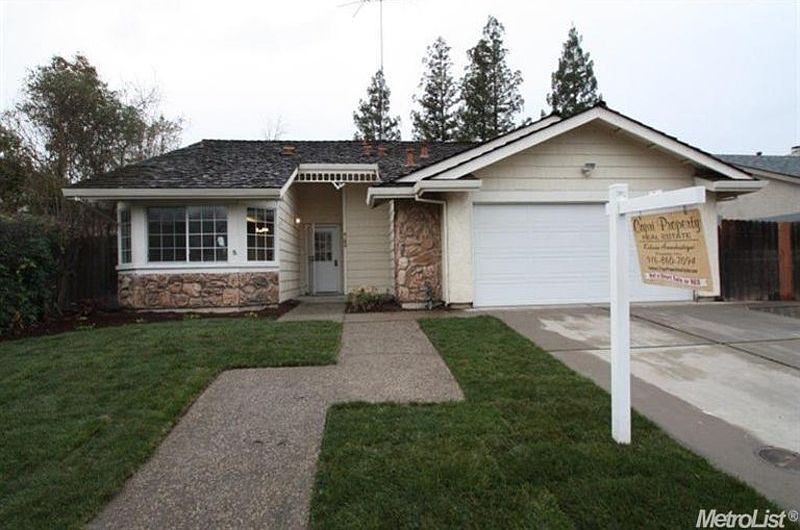 1st image of 4024 N Country Dr