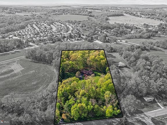 4th image of 115 Valley Rd