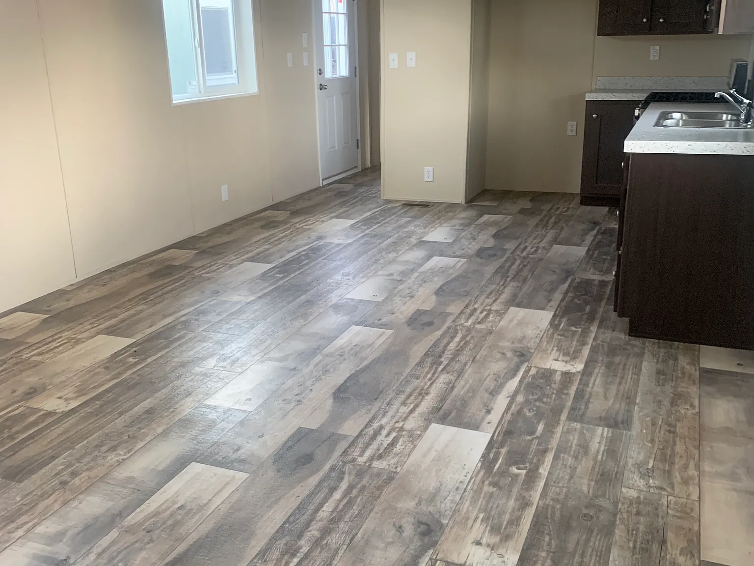 3 bed, 924 sqft, $1,450 — Photo 4