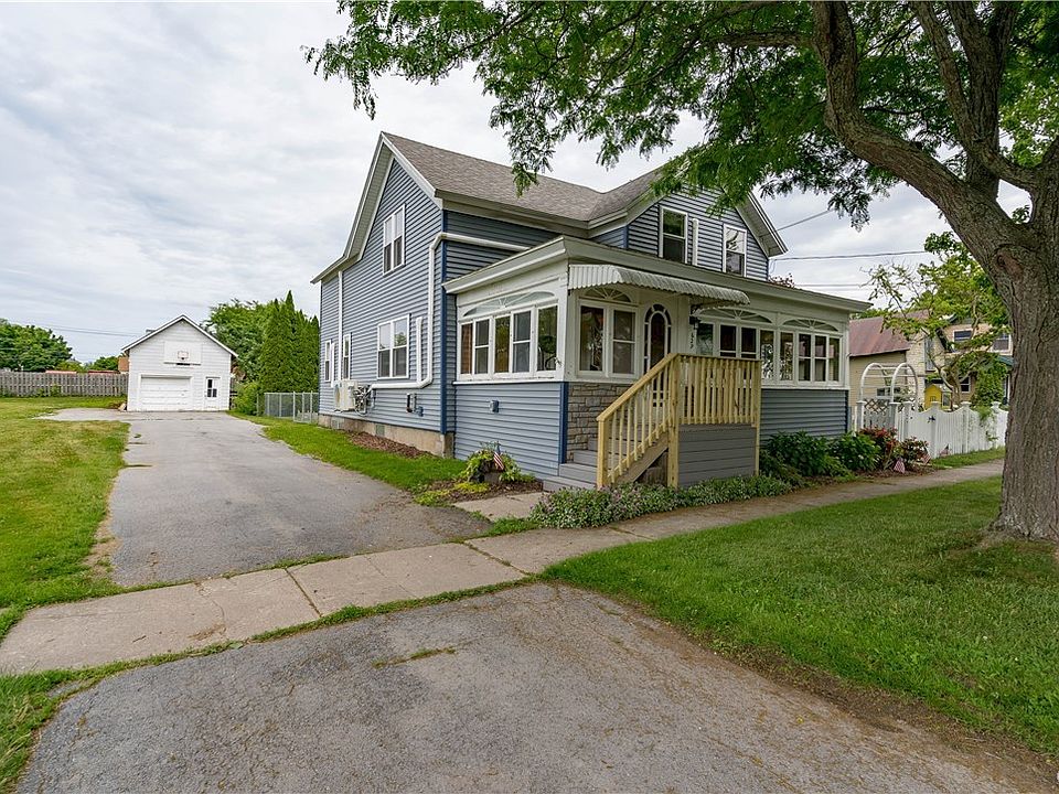 1st image of 629 Alexandria St