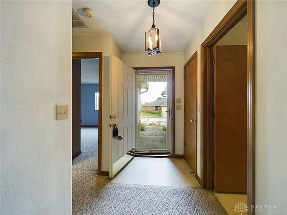 3rd image of 760 Berkshire Dr