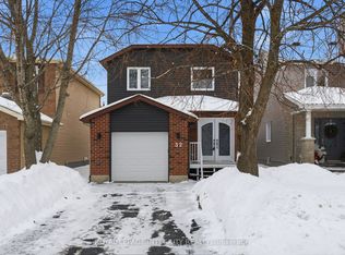 32 Acklam Ter, Ottawa, ON K2K2H5