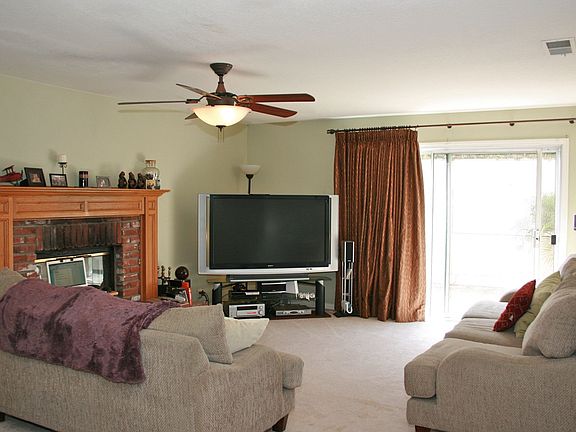 Family room with direct access to backyard