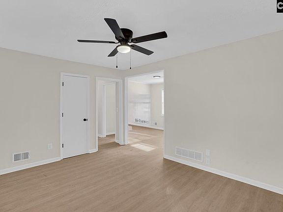 4th image of 304 Stanford St