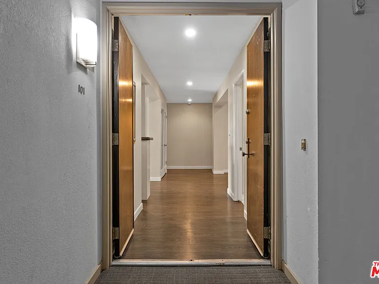 1830 Westholme Ave #101 — Photo 24