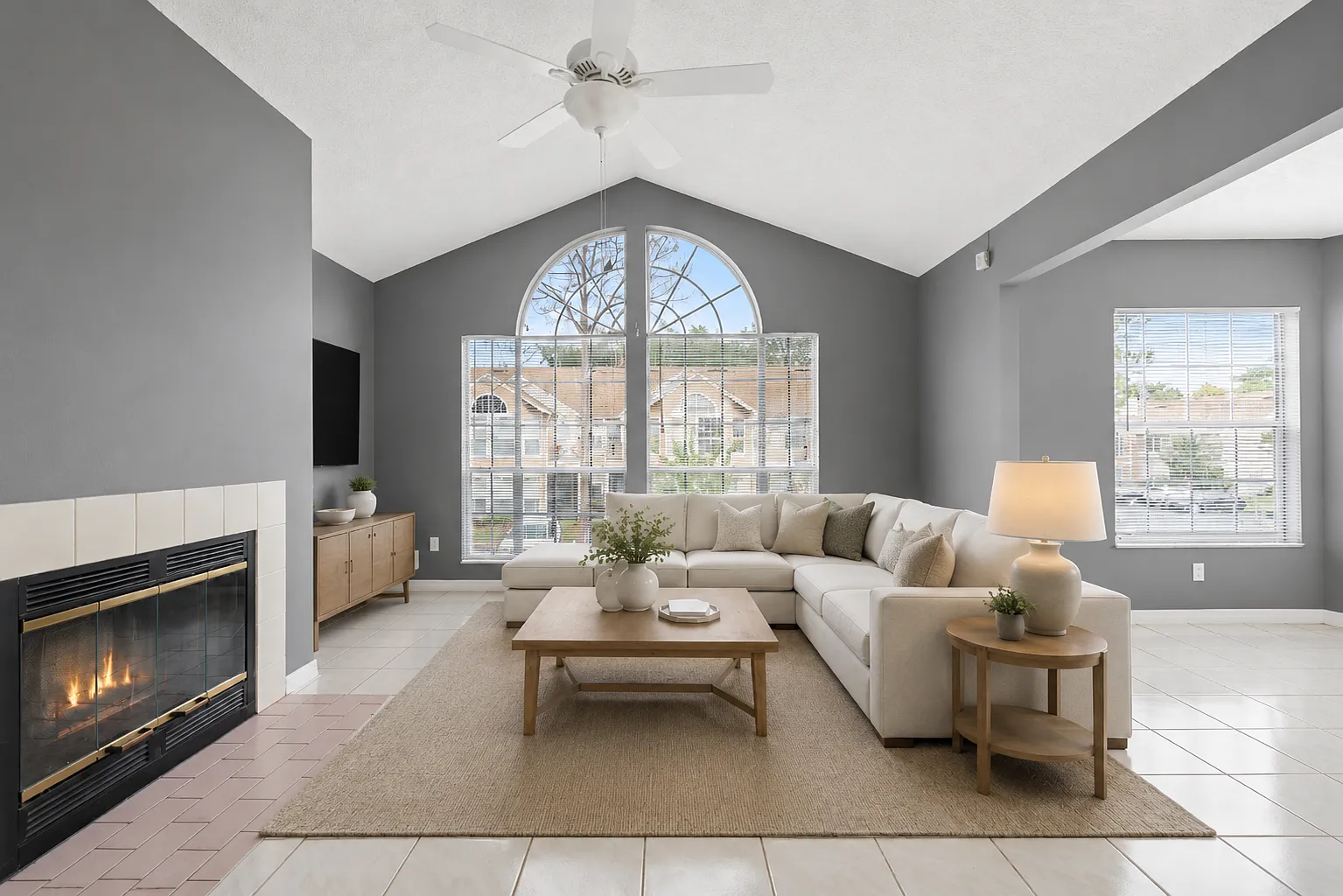 3 bed, 1138 sqft, $1,695 — Photo 1