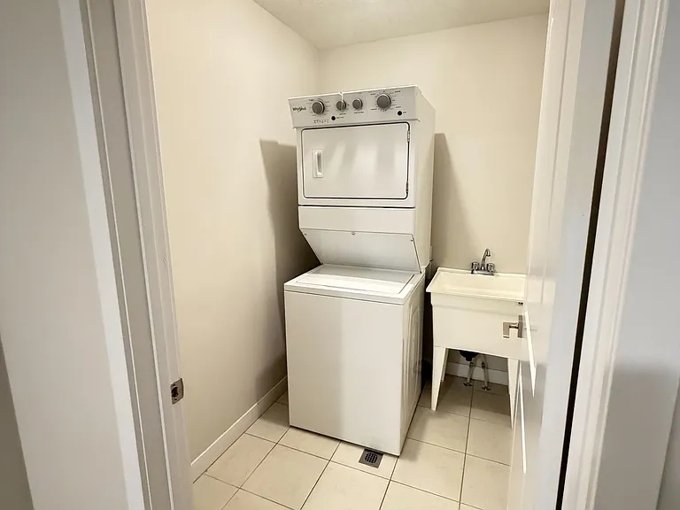160 Stanley St #4 — Photo 17