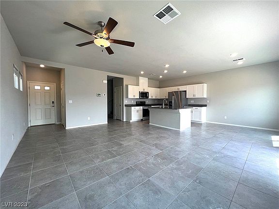 3rd image of 8255 Selenite St