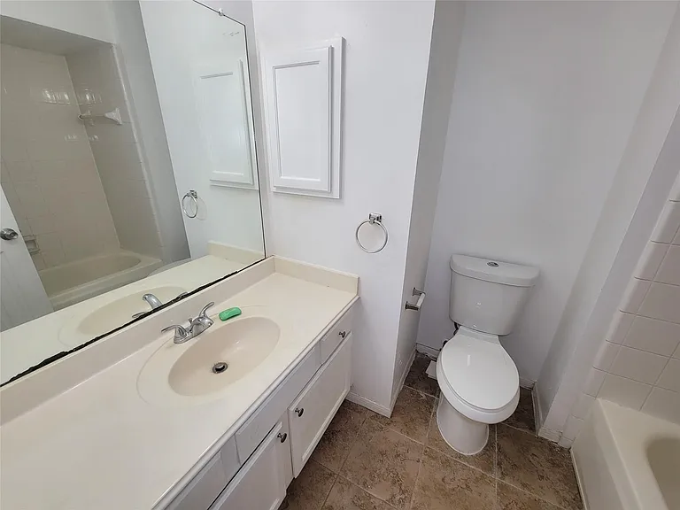 16807 Sussex Dr — Photo 9
