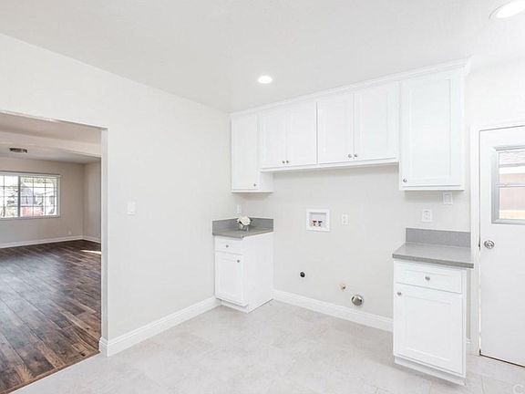 Laundry hookups in Kitchen