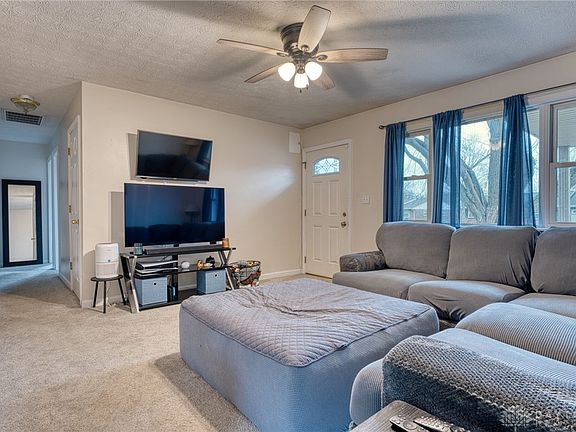 5th image of 1057 Stonyridge Ave