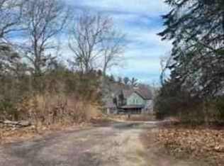 47 Phillips Ln, Glocester, RI 02814