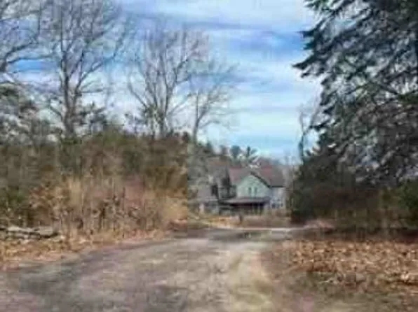 47 Phillips Ln, Glocester, RI 02814