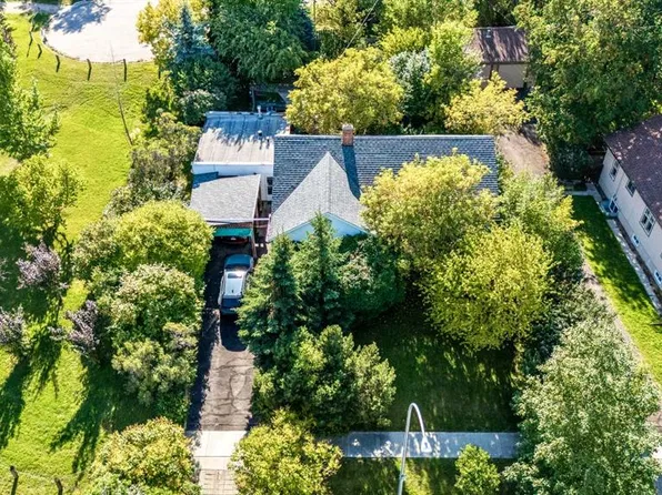 309 NE Sharon Ave SW, Calgary, AB T3C 2G8