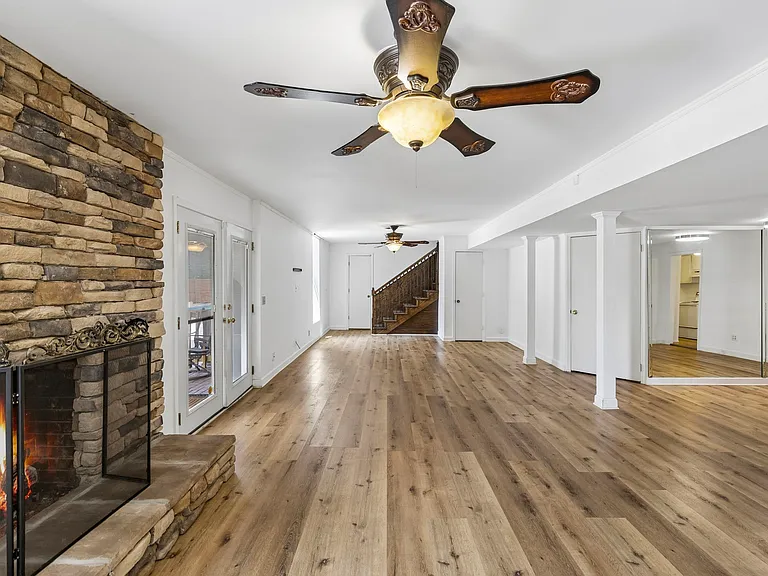 326 Draper Cir — Photo 42