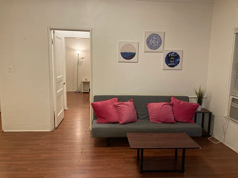 152 S Reeves Dr #101 — Photo 2