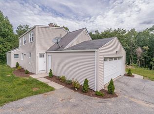 123 Skyridge Dr, Springfield, MA 01128