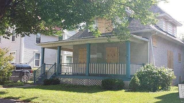 2nd image of 6033 25th Ave