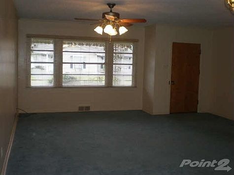 2nd image of 101 Breezeway St