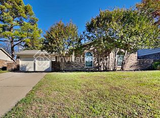 2507 Bent Tree Ln, Arlington, TX 76016