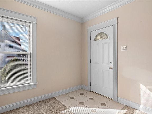 4th image of 231 Crescent Ave