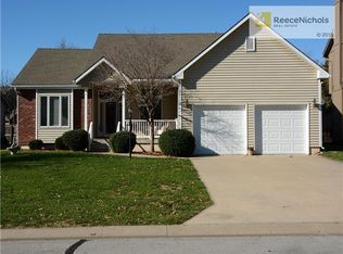 4104 SW Leeward Dr, Lees Summit, MO 64082