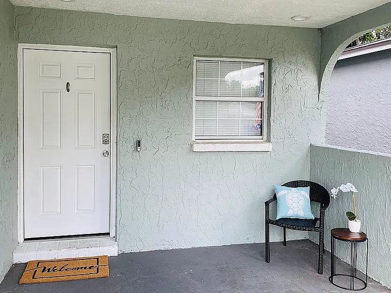 3 bed, 1129 sqft, $1,995 — Photo 2