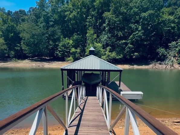 109 Martins Pointe Dr, Seneca, SC 29678
