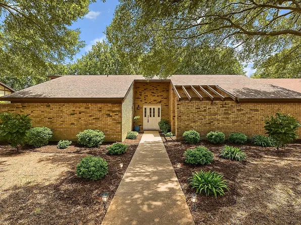 1710 E Valley Ln, Grand Prairie, TX 75050