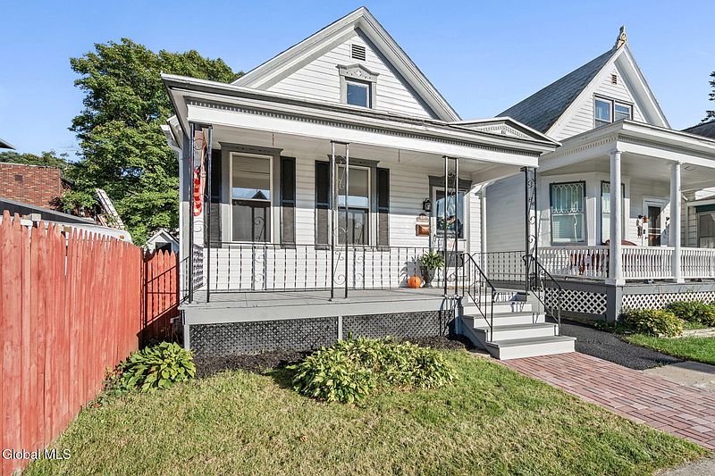 3rd image of 434 8th Avenue