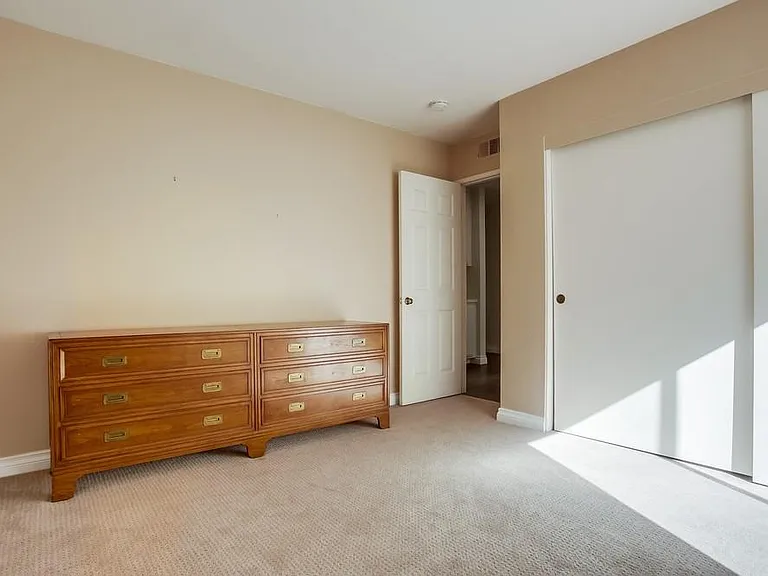 18397 Camberwell Ln — Photo 37