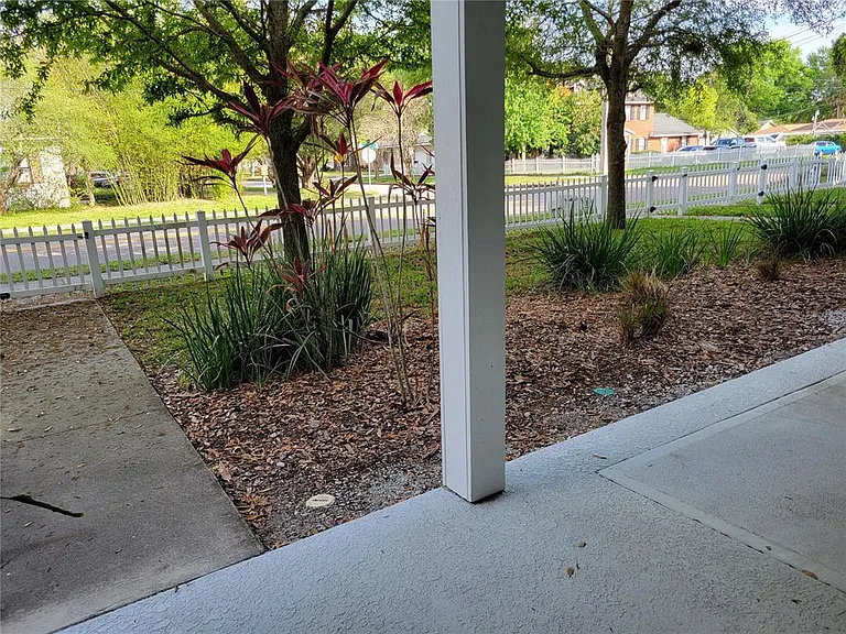 1212 S Bumby Ave — Photo 29