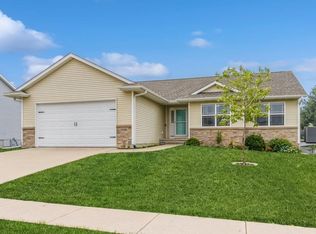 6005 York Ave, Marion, IA 52302