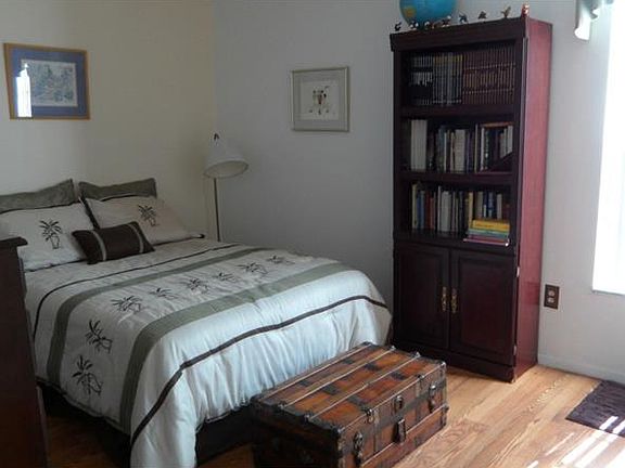 4th image of 11004 Landon Ln