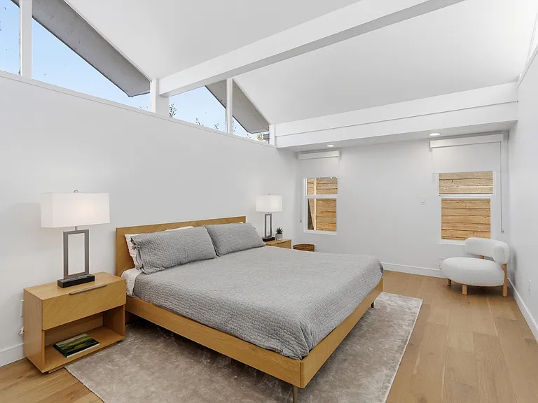 258 Walnut St — Photo 16
