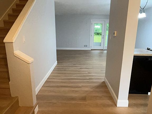 5th image of 1140 Eastman Rd APT 5