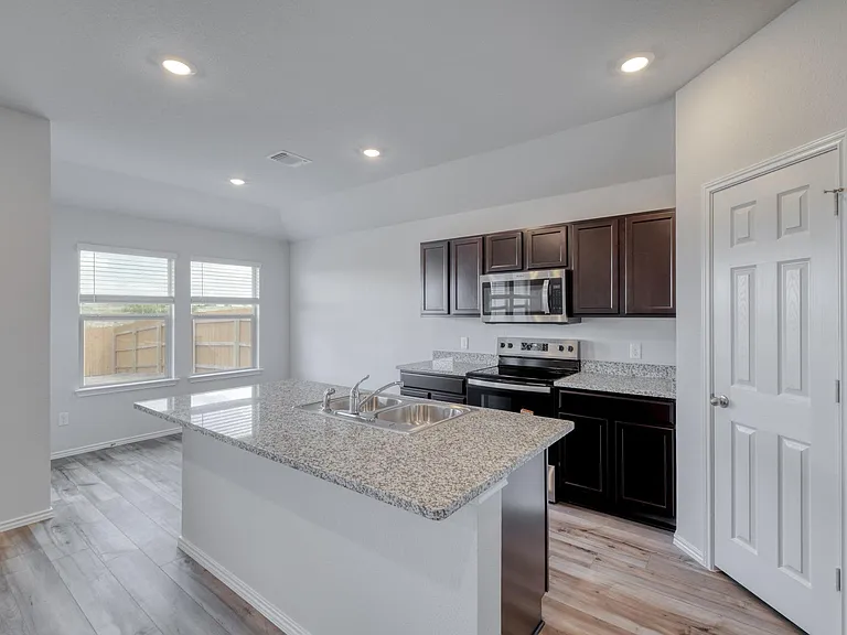 167 McNamara Ct — Photo 7