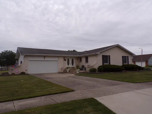 475 Lexington Ave, Crown Point, IN 46307