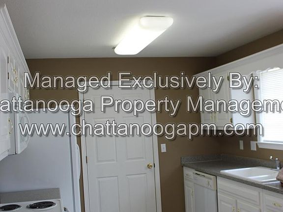 5th image of 1110 Fuller Glen Cir
