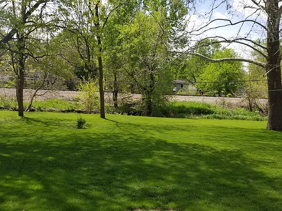 3rd image of 908 Birchwood Dr