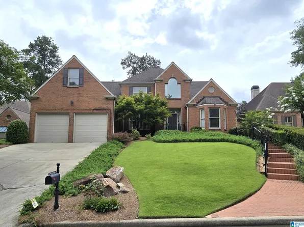 2048 Glen Eagle Ln, Birmingham, AL 35242