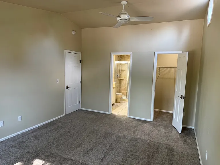 Ceiling fan and high ceiling in the master bedroom