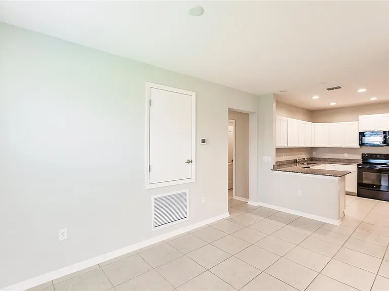 1146 Oceanic Rd — Photo 9